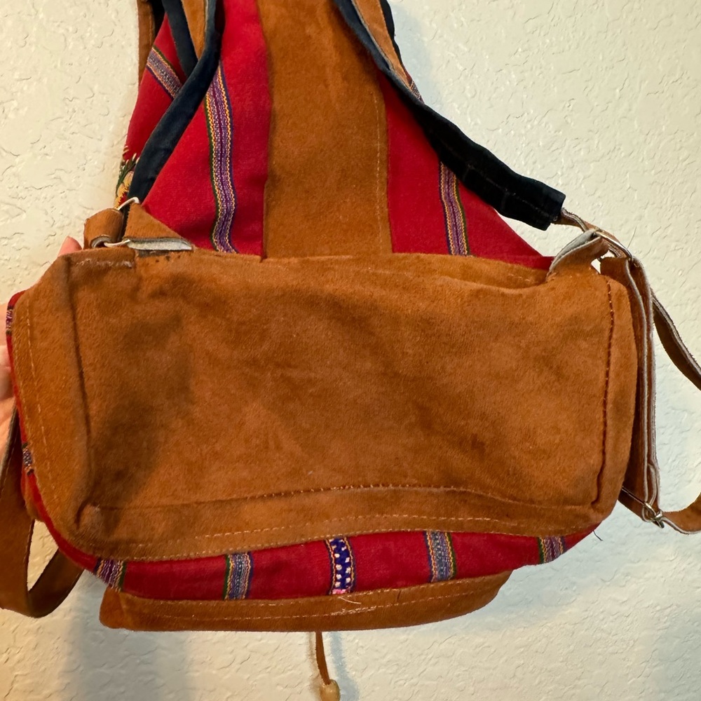 Beautiful Floral Embroidered Backpack - Picture 6 of 12